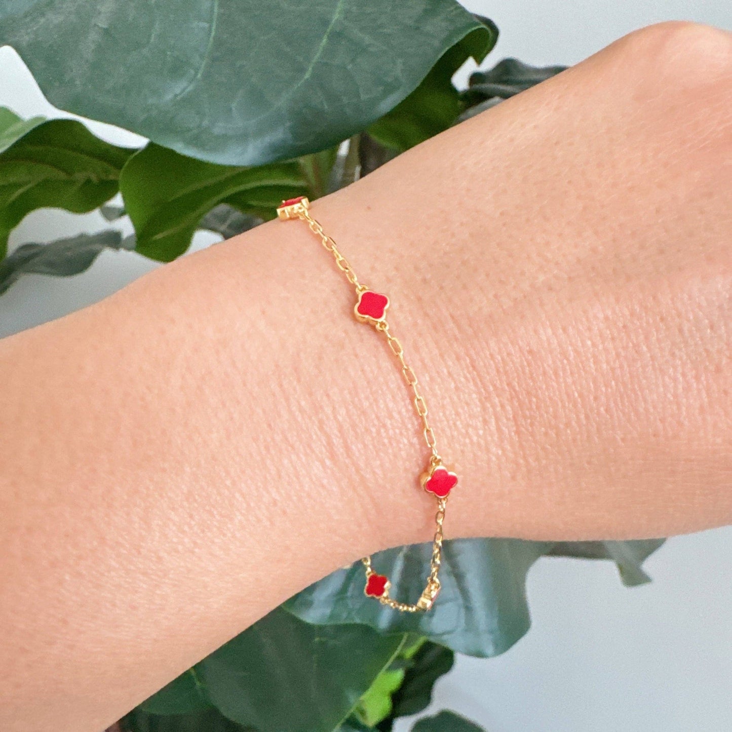 Red Petite Clover Single Layer Bracelet