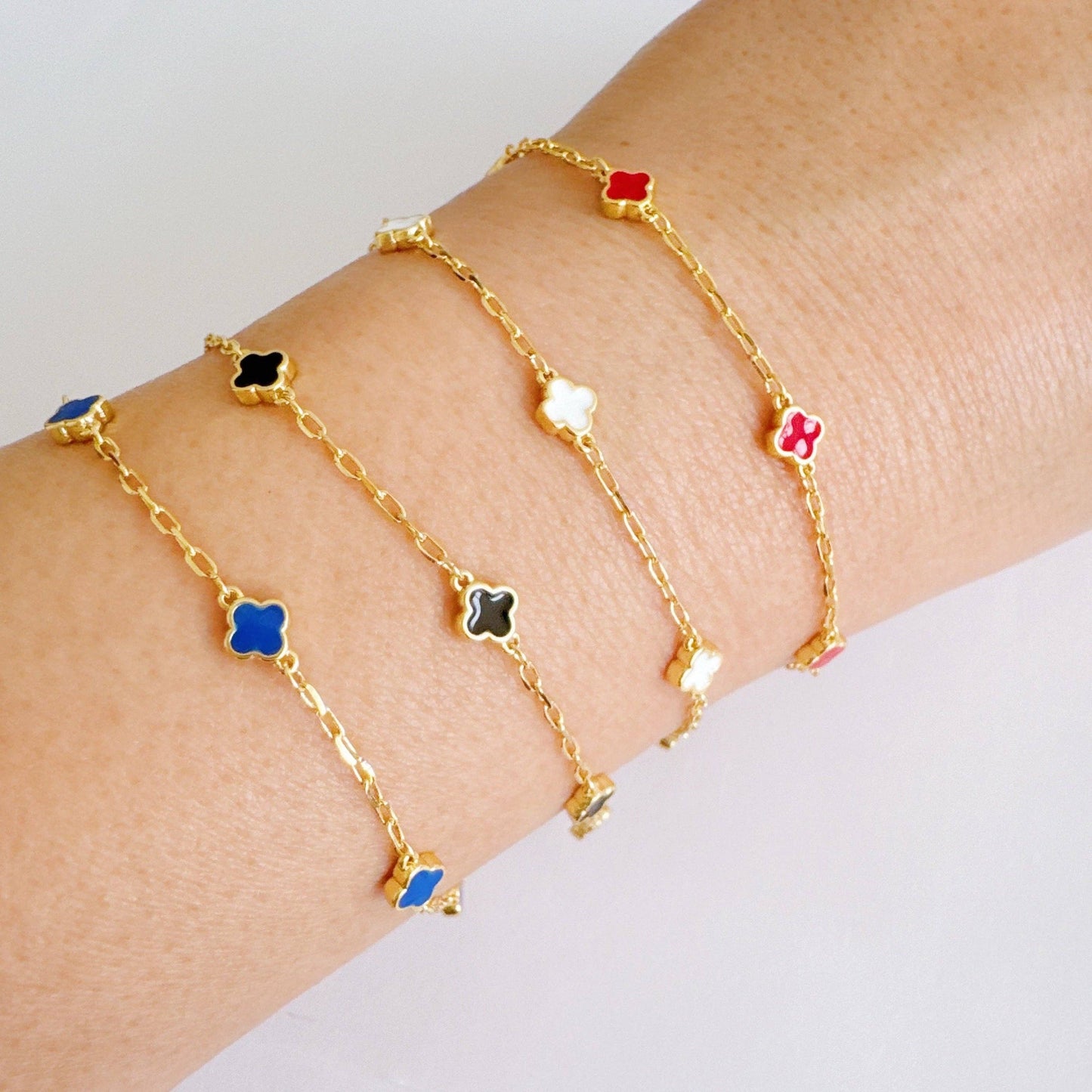 White Petite Clover Single Layer Bracelet
