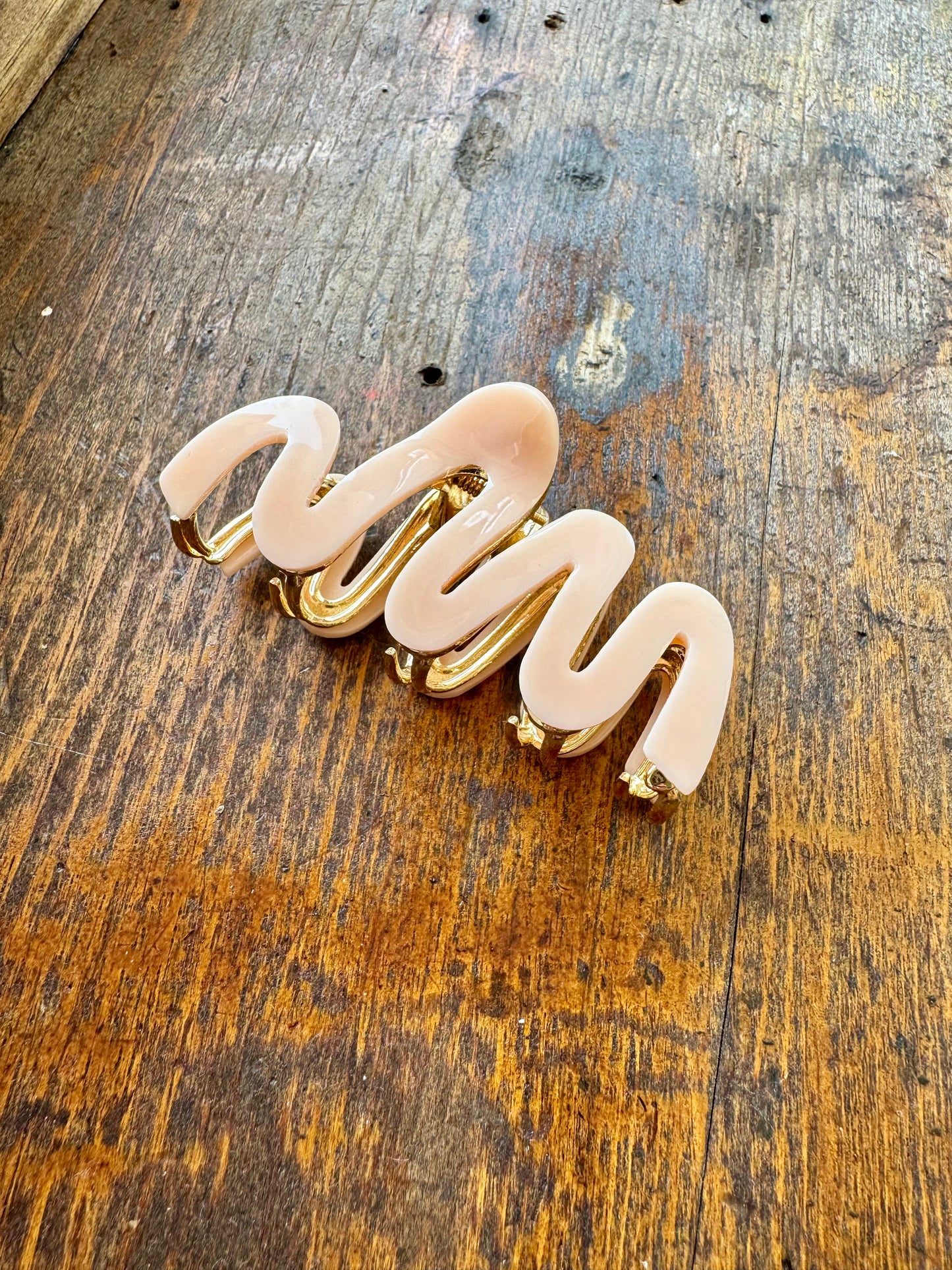 Wavy Pink Hair Claw Clip