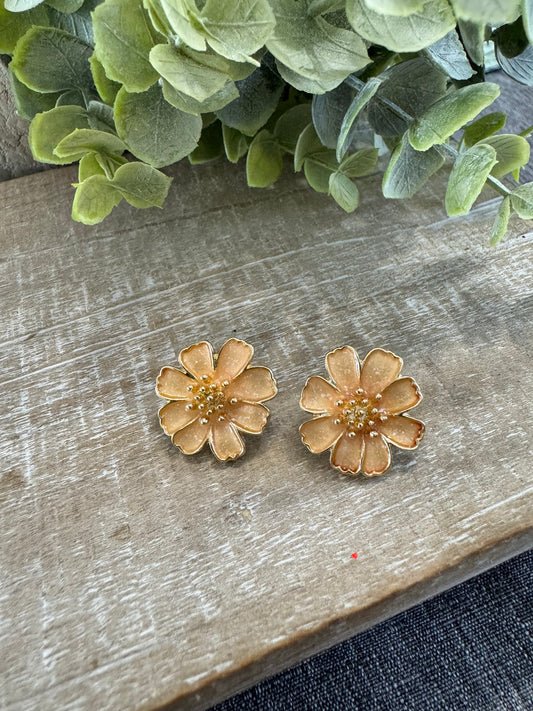 Peach Daisy Stud Earrings